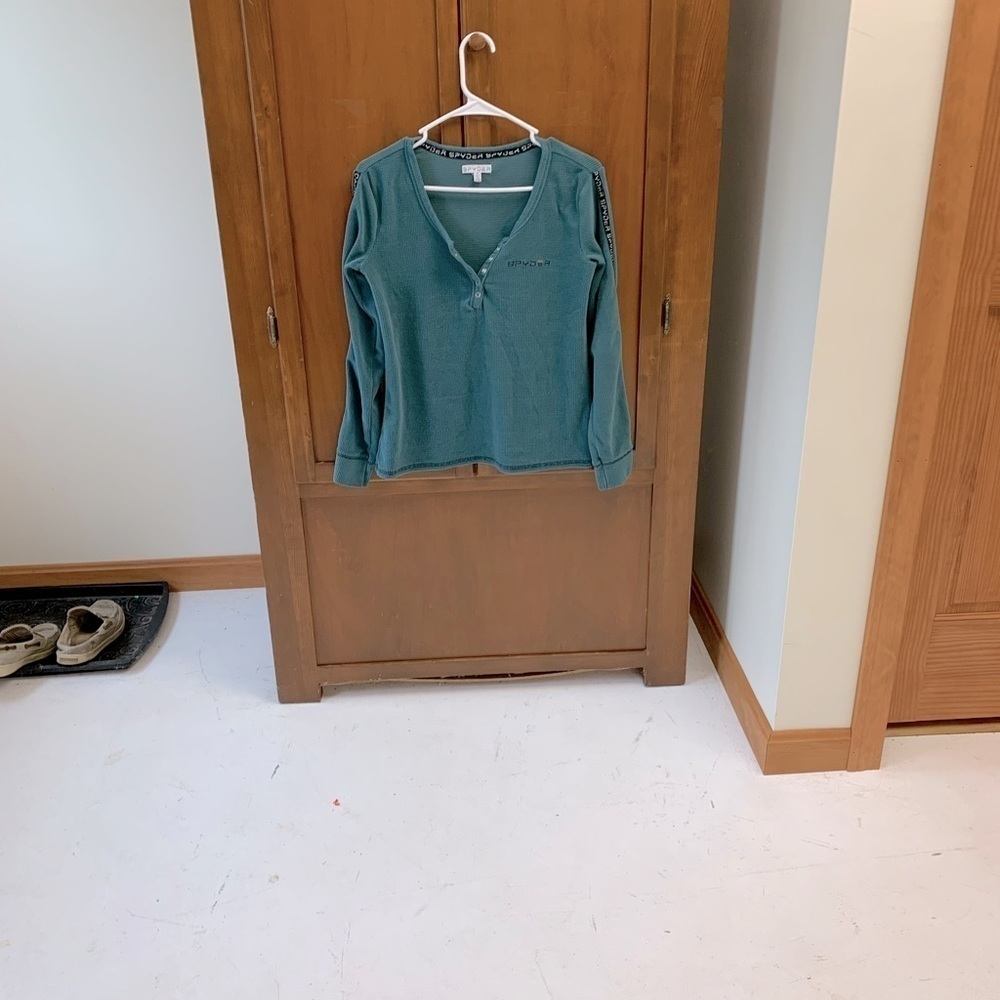 Spyder long sleeve fleece shirt medium 5 snap V neck outdoor hiking